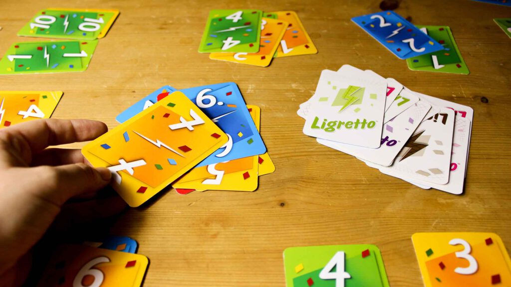 Bild vom Kartenspiel Ligretto. Aus dem Artikel: Unsere Top 5 Gesellschaftsspiele gegen Langeweile
