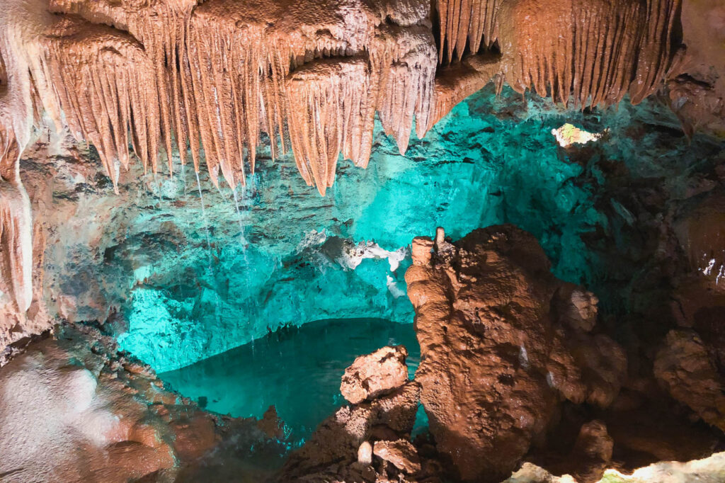 Tropfsteinhöhle in Mira de Aire, Portugal